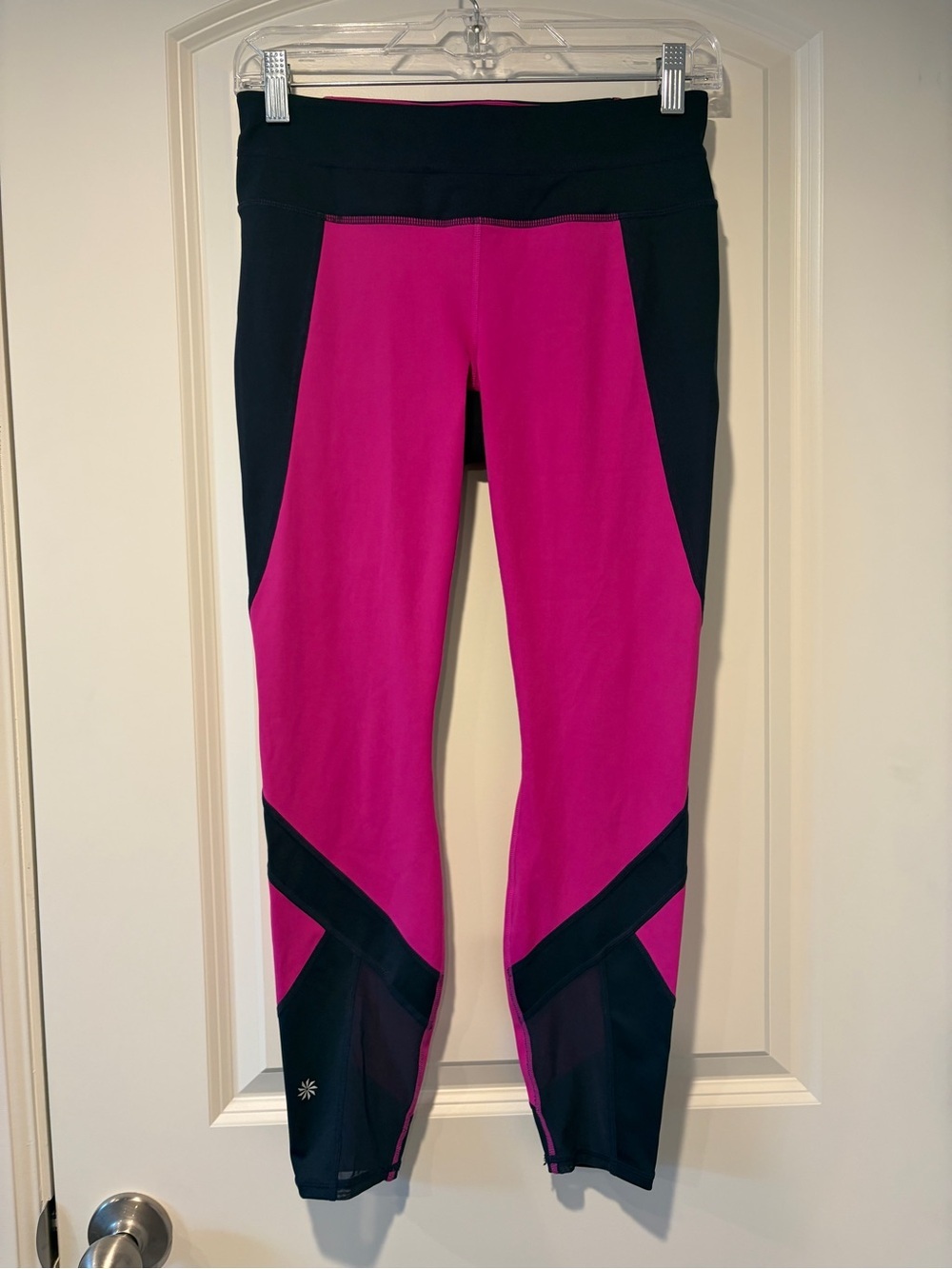Athleta Women’s Pink and Navy Sonar Colorblock Mesh Leggings - Small